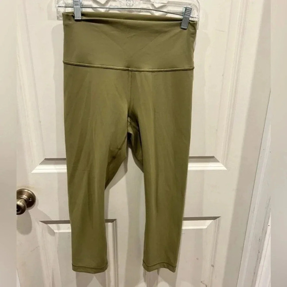 Lululemon Wunder‎ Train High-Rise Crop 21" Bronze Green size 10 - Picture 1 of 4